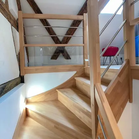 Beauty & The Beast - Old Town Cosy *