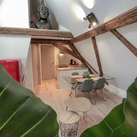 Beauty & The Beast - Old Town Cosy