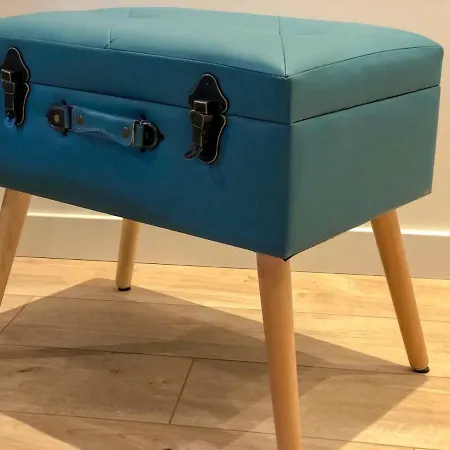 Beauty & The Beast - Old Town Cosy *