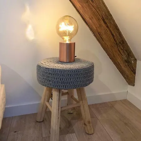 Beauty & The Beast - Old Town Cosy *